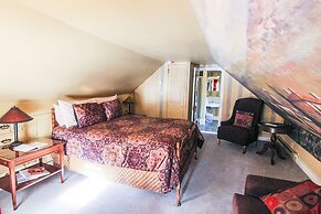 Admiral Peary Inn Bed & Breakfast