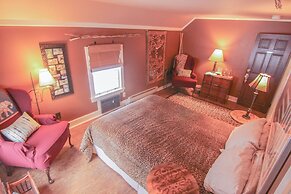 Admiral Peary Inn Bed & Breakfast