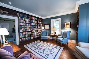 Admiral Peary Inn Bed & Breakfast