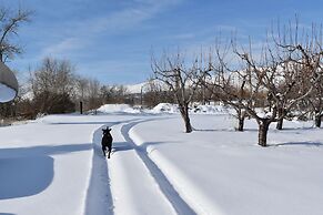 Warm Springs Inn & Winery