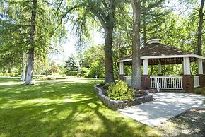 Warm Springs Inn & Winery