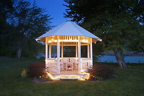 Warm Springs Inn & Winery