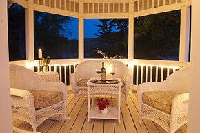 Warm Springs Inn & Winery