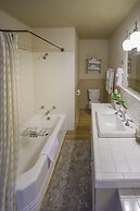 Warm Springs Inn & Winery