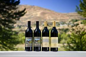 Warm Springs Inn & Winery