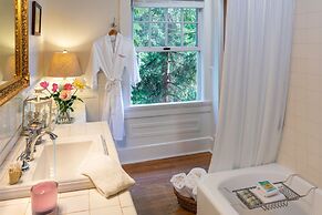 Warm Springs Inn & Winery