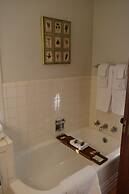 Warm Springs Inn & Winery