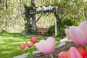 Warm Springs Inn & Winery