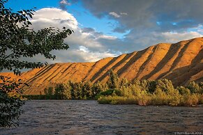 Warm Springs Inn & Winery