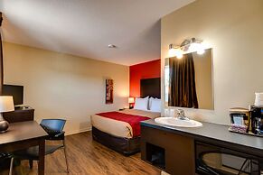 Econo Lodge Inn & Suites