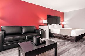 Econo Lodge Inn & Suites