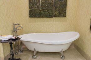 The Roosevelt New Orleans, A Waldorf Astoria Hotel