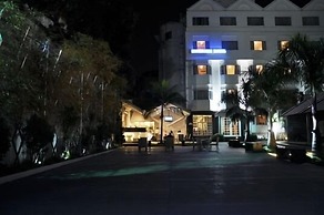 Highgates Hotel