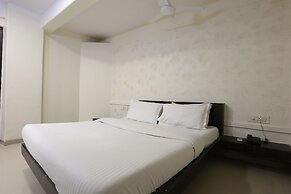Hotel Kamran Residency - Near US Embassy