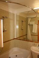 Polikoff Business Hotel