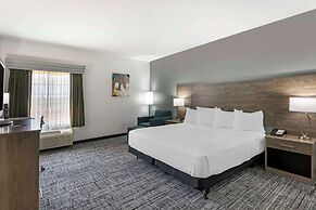 Best Western Plus MidAmerica Hotel