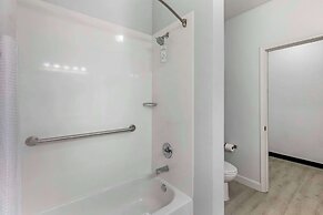 Best Western Plus MidAmerica Hotel