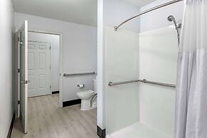 Best Western Plus MidAmerica Hotel