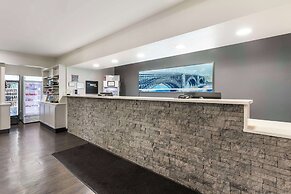 Best Western Plus MidAmerica Hotel