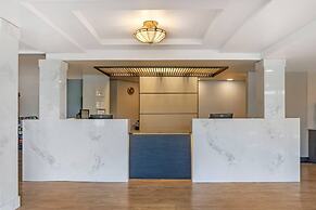 Edgewater Inn and Suites, an Ascend Collection Hotel