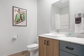 Edgewater Inn and Suites, an Ascend Collection Hotel