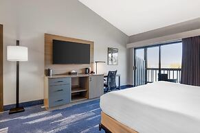 Edgewater Inn and Suites, an Ascend Collection Hotel