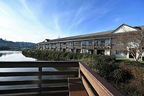 Edgewater Inn and Suites, Ascend Hotel Collection