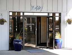 Edgewater Inn and Suites, Ascend Hotel Collection