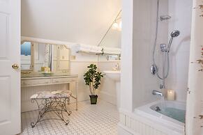 The Captain Farris House B&B