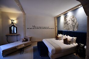 Oscar Hotel by Atlas Studios