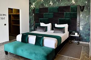 Oscar Hotel by Atlas Studios