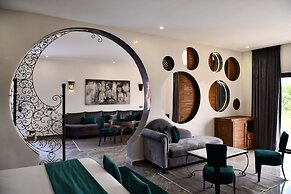 Oscar Hotel by Atlas Studios