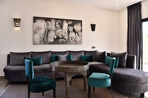 Oscar Hotel by Atlas Studios