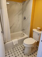 Olympic Inn & Suites