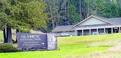 Olympic Inn & Suites