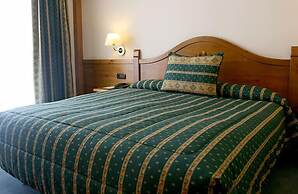 Sport Hotel Village
