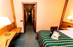 Sport Hotel Village