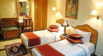 Hotel Fort Chandragupt Jaipur