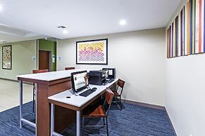 Holiday Inn Express Hotel and Suites Pryor by IHG