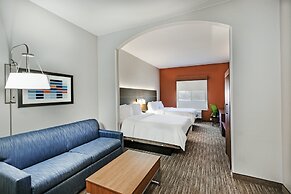 Holiday Inn Express Hotel and Suites Pryor by IHG