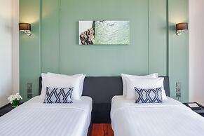 Relo' The Urban Escape