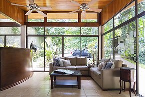 Pumilio Mountain & Ocean Hotel