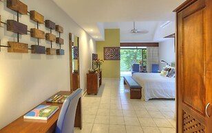 Pumilio Mountain & Ocean Hotel