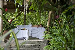 Pumilio Mountain & Ocean Hotel