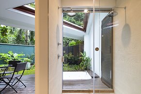 Pumilio Mountain & Ocean Hotel