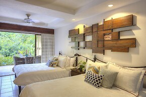 Pumilio Mountain & Ocean Hotel