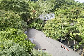 Pumilio Mountain & Ocean Hotel