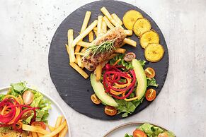 Pumilio Mountain & Ocean Hotel