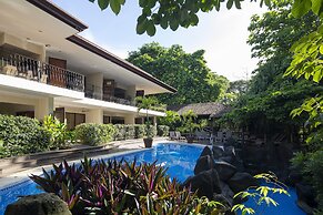 Pumilio Mountain & Ocean Hotel