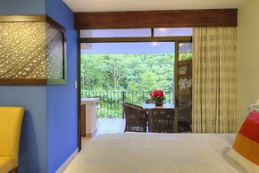 Pumilio Mountain & Ocean Hotel